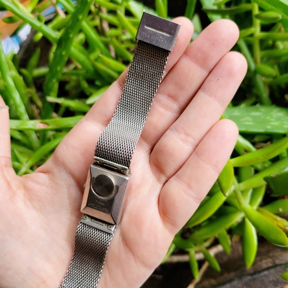 Vintage Silver Timex England Watch - Picture 10 of 12